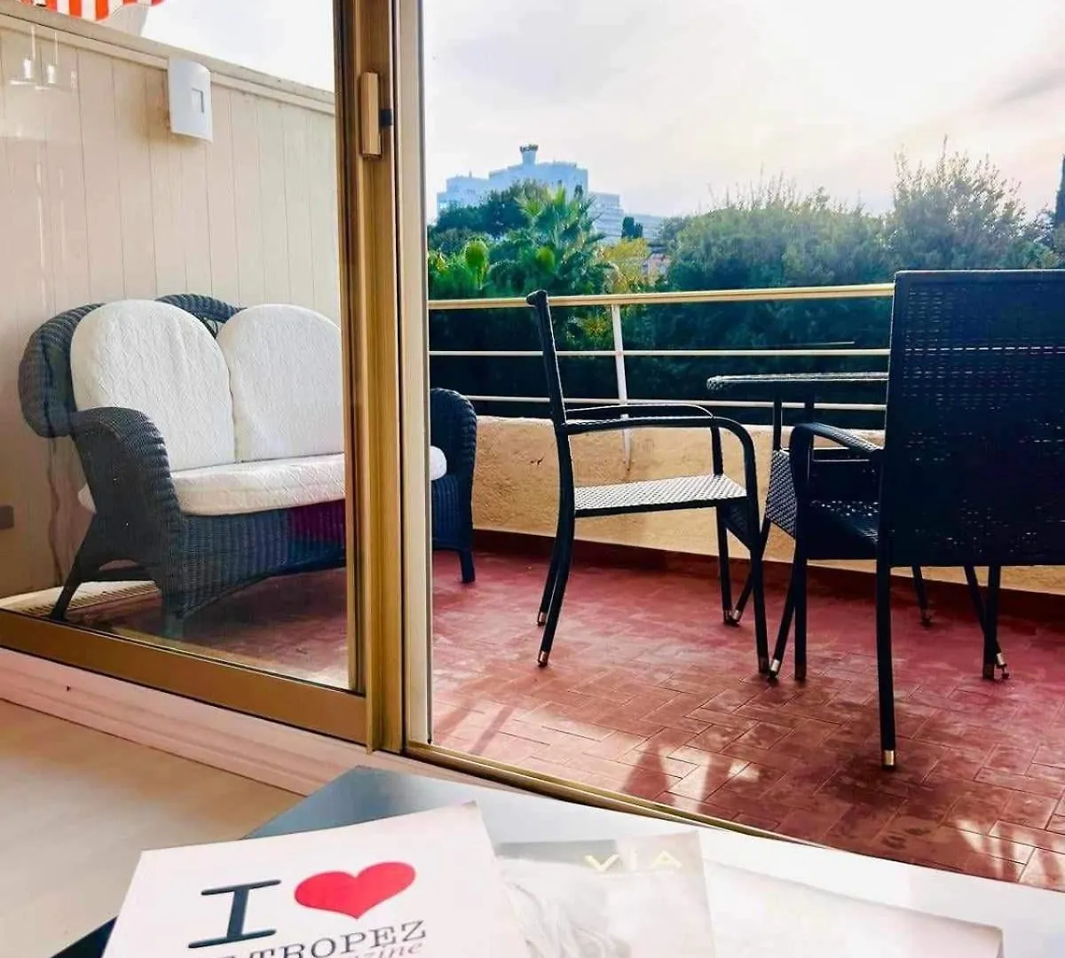 Studio Red Master Saint-Tropez