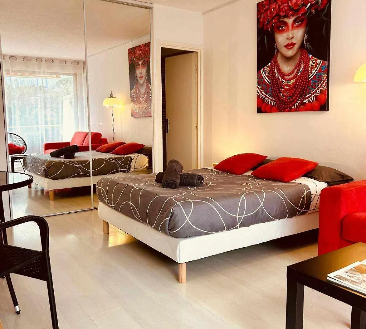 Studio Red Master Saint-Tropez France